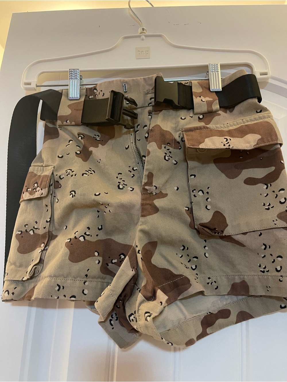 TNA Men’s Desert Camo Cargo Shorts with Waist Belt